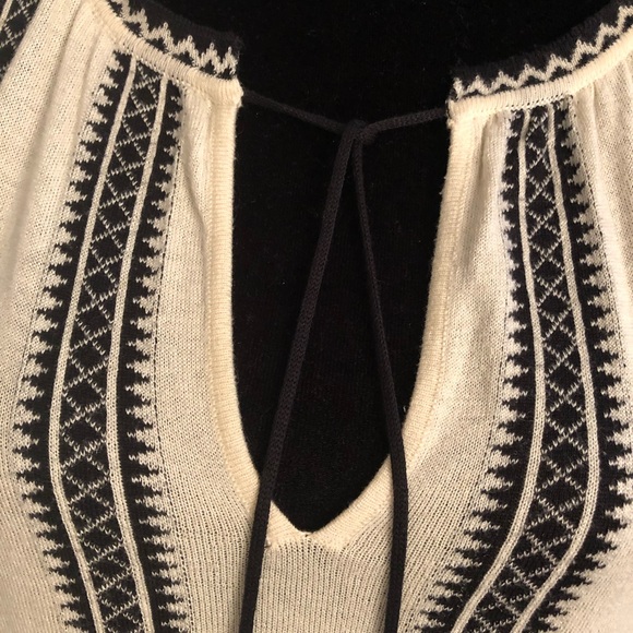Hobo light black on white sweater - Picture 3 of 8